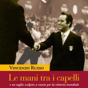 Prezzo Basso Le mani tra i capelli e un taglio scolpito a rasoio per la vittoria mondiale