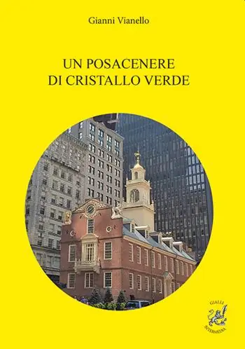 Un posacenere di cristallo verde Soddisfatti O Rimborsati