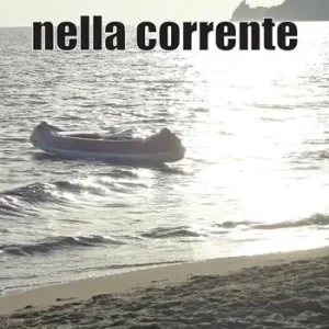 Saldi Di barca nella corrente